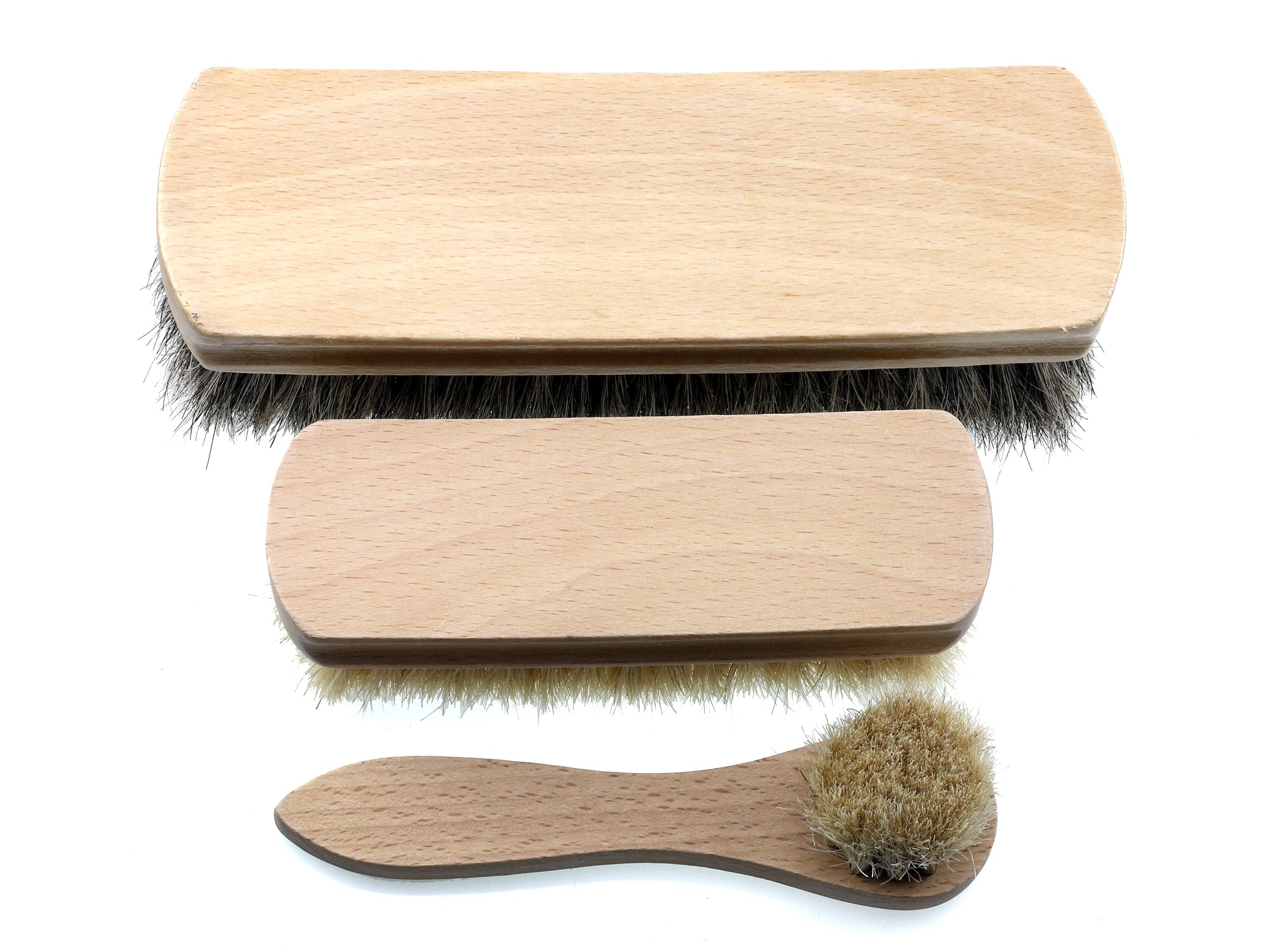 Shoe outlet brush