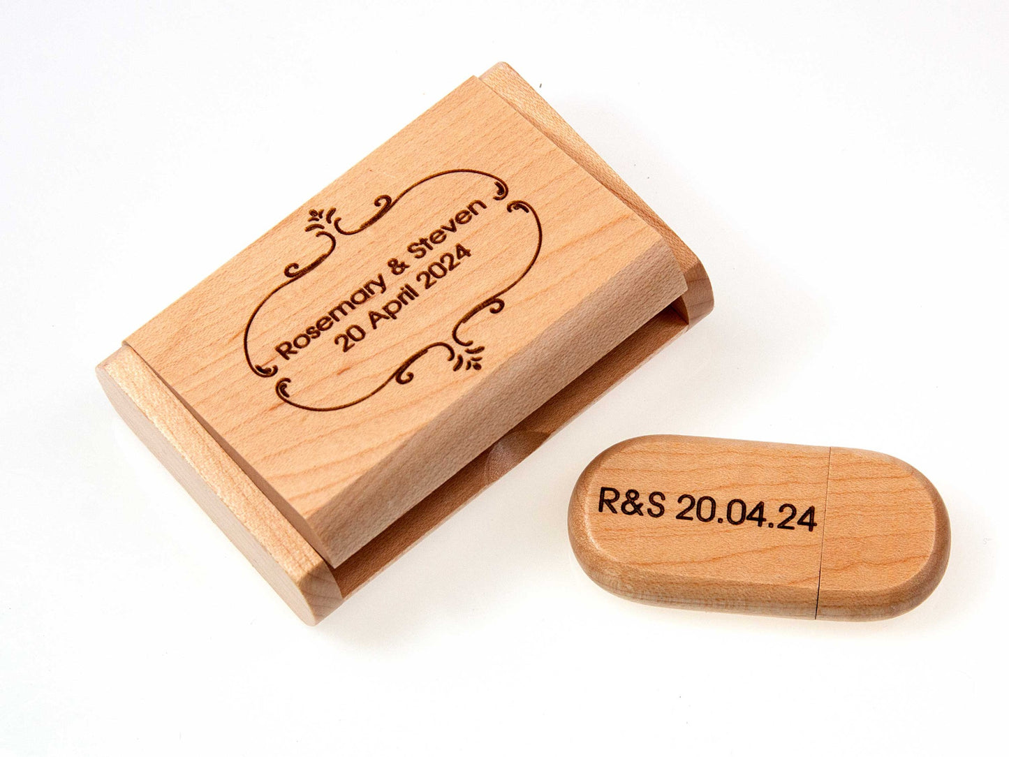 Personalised Maple wood USB 3.0 32GB flash drive in presentation box